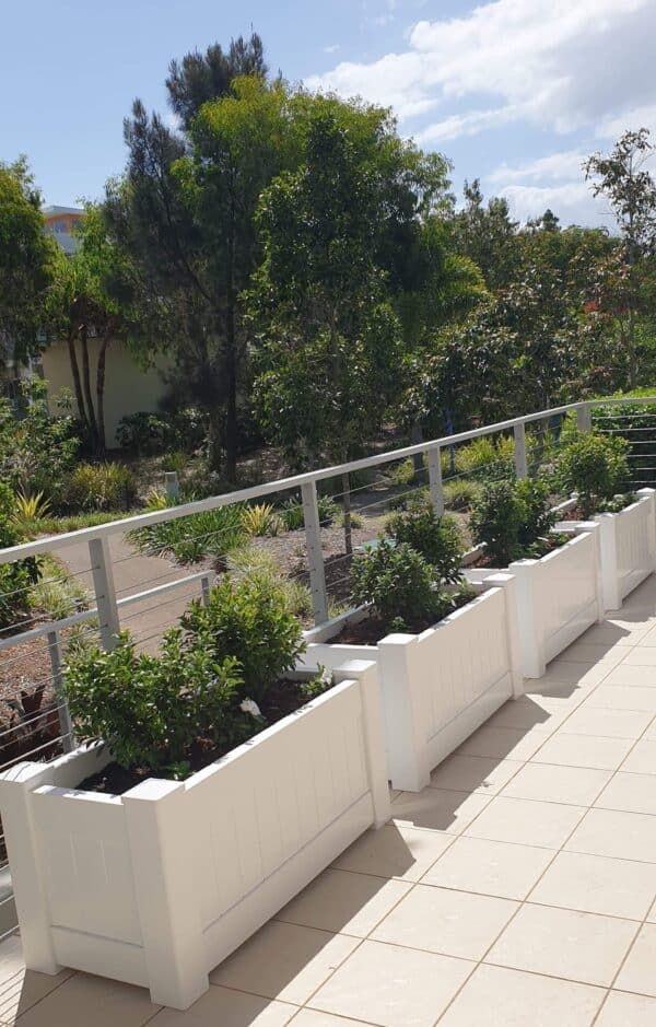 PVC Hamptons style Planter Box 950x450 - Image 3
